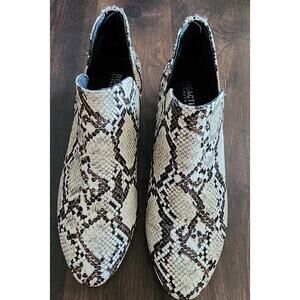 Kenneth Cole Reaction Back Zip Snake Skin Ankle boots 1.5" Size 8